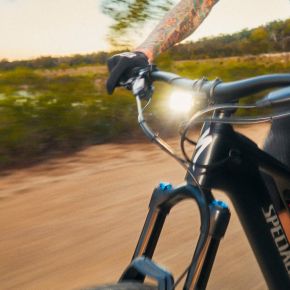 Knog Blinder E 1800 etuvalo sähköpyörään